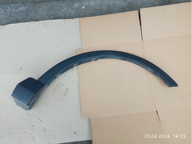Молдинг арки крила переднього, правий 7560142100 TOYOTA