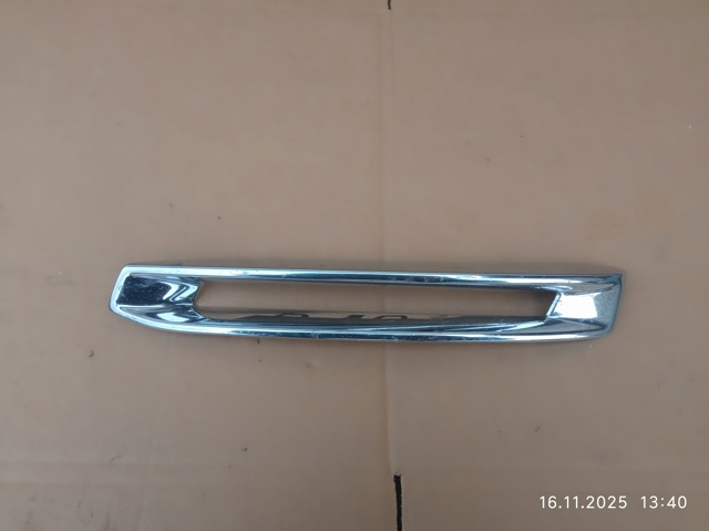 Ободок/окантовка фари противотуманной, правий A1668851874 MERCEDES