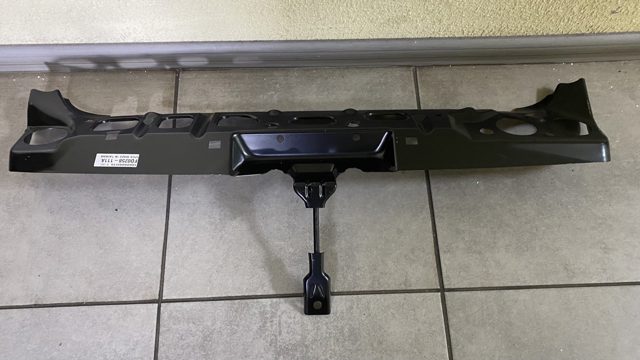 Накладка верхня передньої панелі/супорту радіатора 4992882 FORD