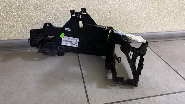 Кронштейн-адаптер кріплення фари передньої, лівою 51647200793 BMW