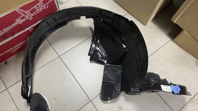 Підкрилки передні праві 59110FE141 SUBARU