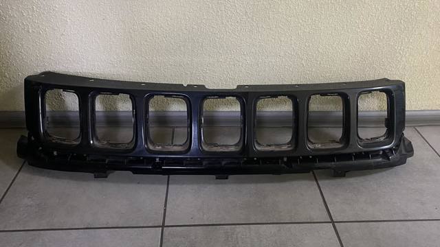 Решітка радіатора 6BA20TZZAB CHRYSLER
