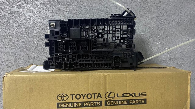 Виконавчий пристрій 8274135110 TOYOTA