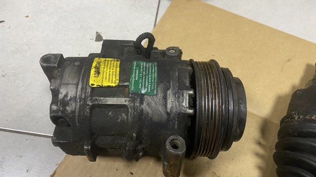 Компресор кліматичної установки A0002307011 MERCEDES