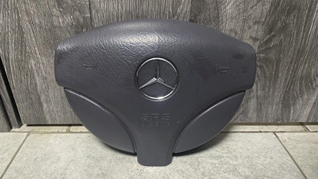 Подушка в кермі A16846001987D88 MERCEDES