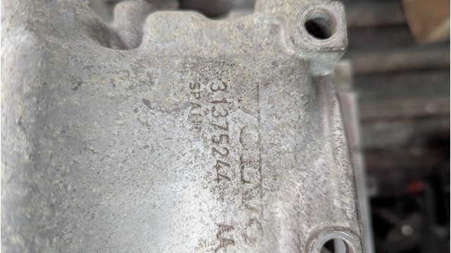 Картер масляний 31375244 VOLVO