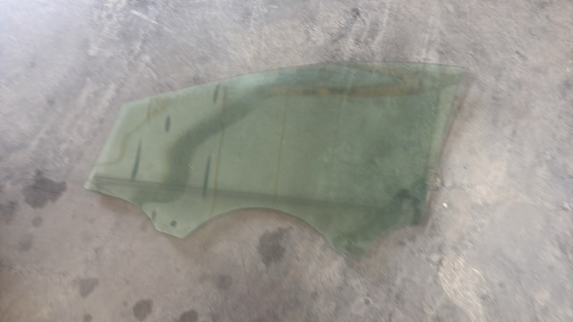 Скло передньої правої двері 5298774 FORD
