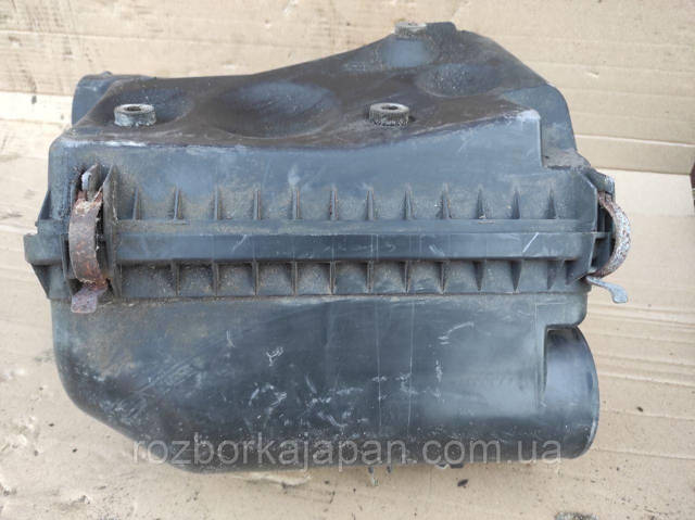 Корпус повітряного фільтра, верхня частина 1770550161 TOYOTA