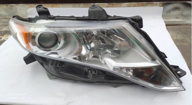 Фара правая 811100T020 TOYOTA