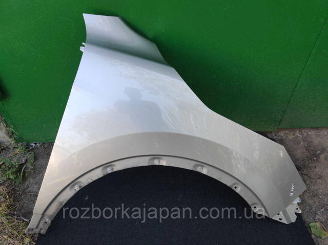 Переднє праве крило F31004EAMA NISSAN