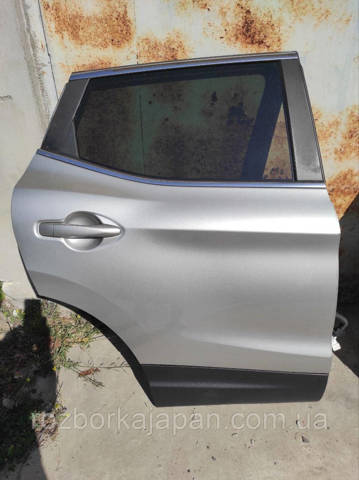 Двері пасажирські задні праві H21004EAMA NISSAN