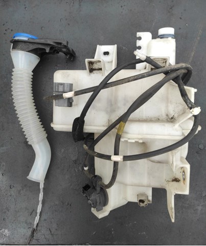 Бачок омивача скла KD4567481 MAZDA