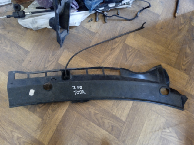 Жабо, ліве 1U0819403A VAG