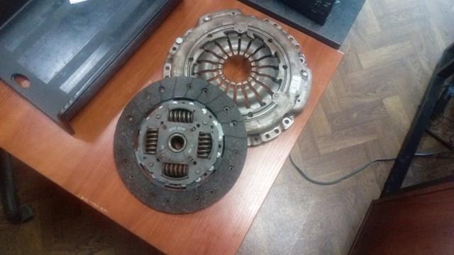Зчеплення 301016758R NISSAN