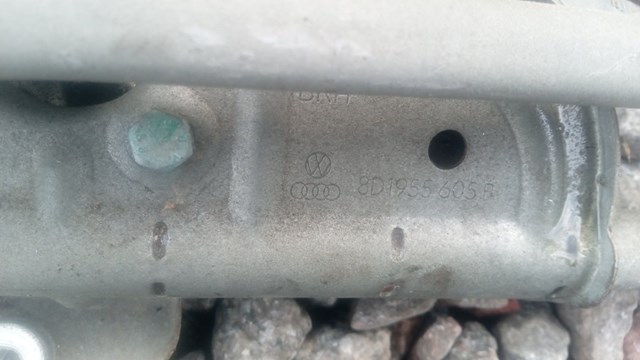 Трапеція щіток лобового скла 8D1955605B VAG