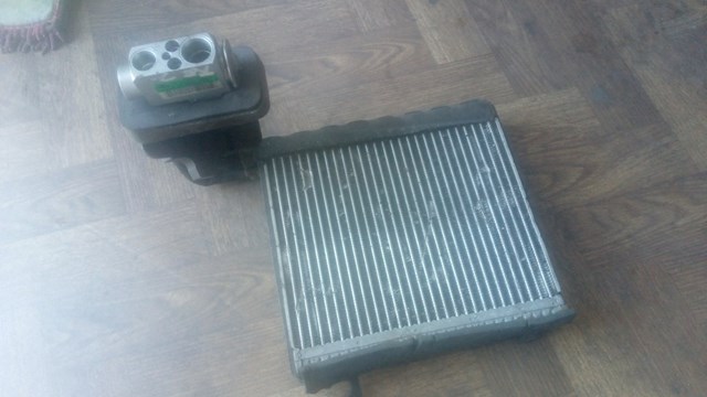 Охолоджувач повітря BV6Z19850B FORD