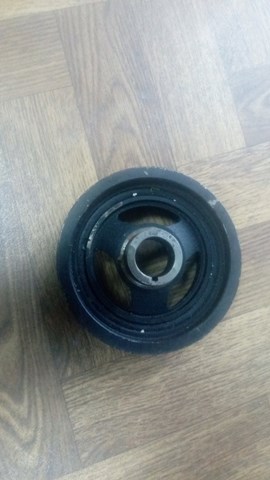 Шків колінчастого вала PE0111400A MAZDA