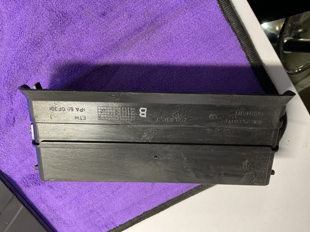 Жалюзі повітрозабірника 03C253809F VAG