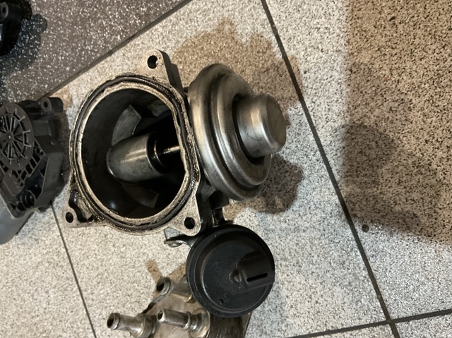 Клапан EGR 070128073 VAG