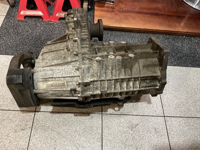 Коробка роздавальна 0AD341011G VAG
