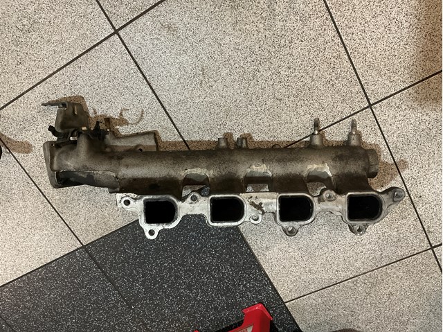 Колектор впускний 14001EC00B NISSAN