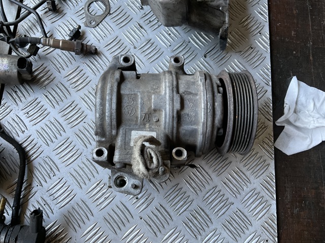 Насос кондиціонера 1625023500 HYUNDAI