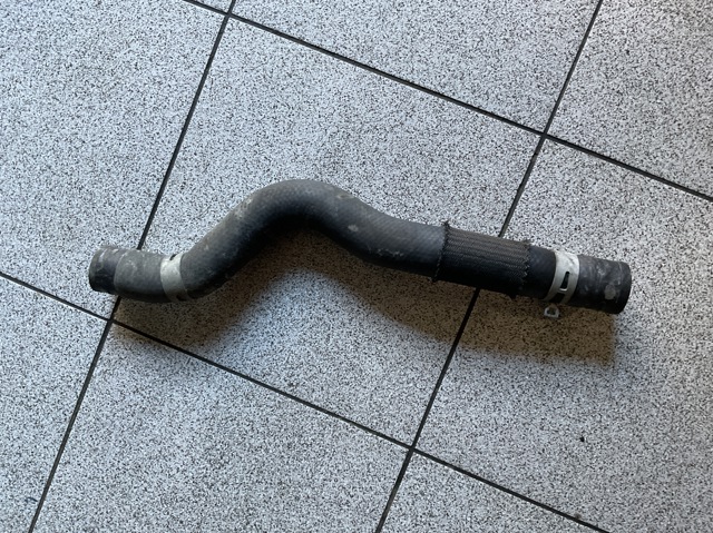 Патрубок системи охолодження 1657120080 TOYOTA