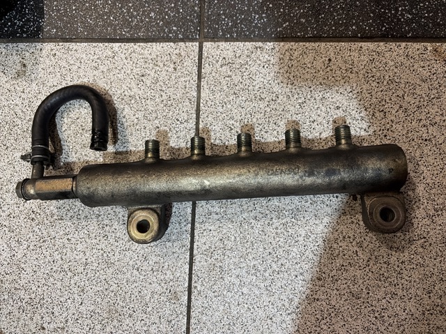Розподільник палива 17520ES60A NISSAN