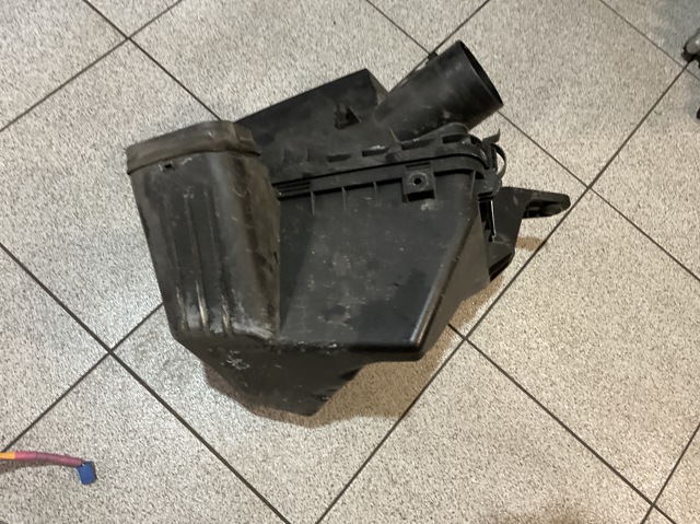 Корпус повітряного фільтра Лексус GS