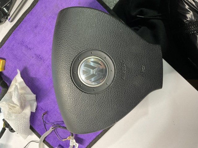 Установка подушки безпеки водія 1K0880201P1QB VAG