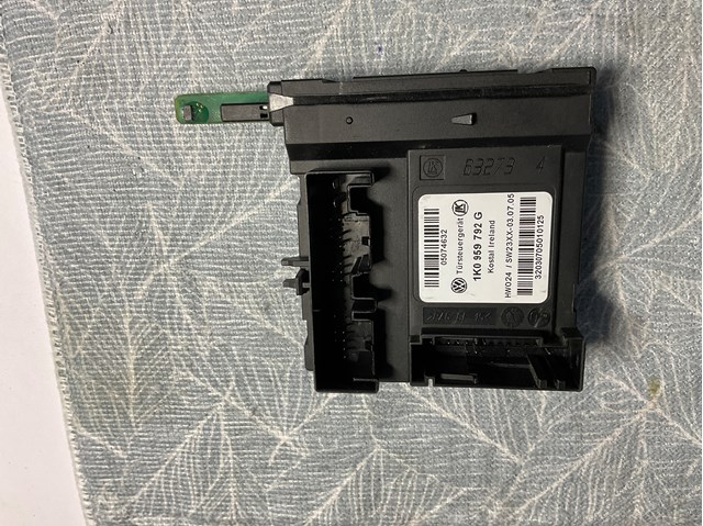 Двигун склопідіймача двері передньої, правої 1K0959792G VAG