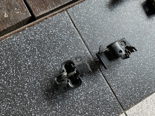 Запор капота (замок і привід замка капота) Mercedes CLK