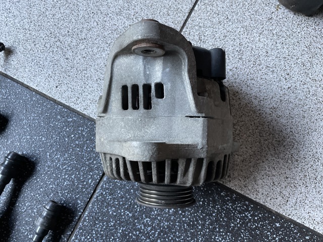 Генератор автомобільний 23100AX600 NISSAN