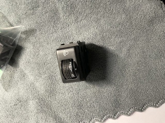 Кнопка коректора фар 25190EB31A NISSAN