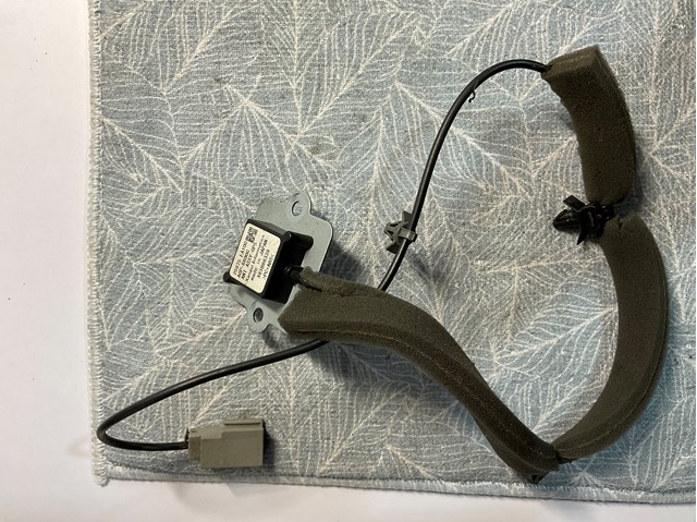 Антена GPS 25975EA100 NISSAN