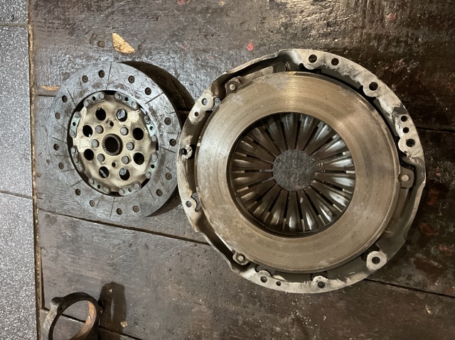 Комплект зчеплення (3 частини) 301008H300 NISSAN