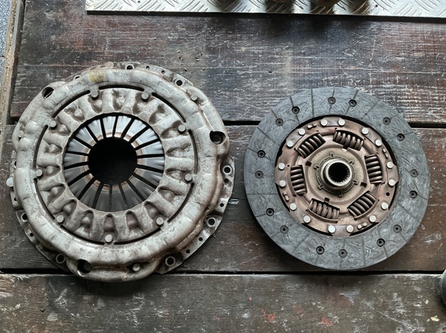 Пелюстковий кошик зчеплення 30210EB30A NISSAN