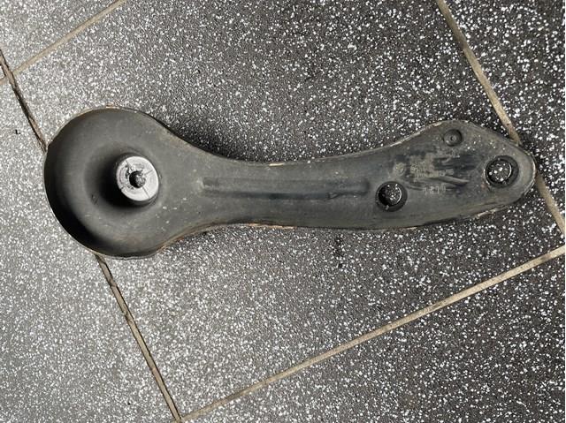 Кронштейн задньої балки 33326766054 BMW