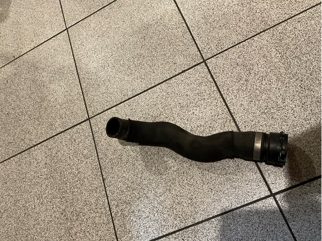 Водопровідна труба 3B0122291K VAG