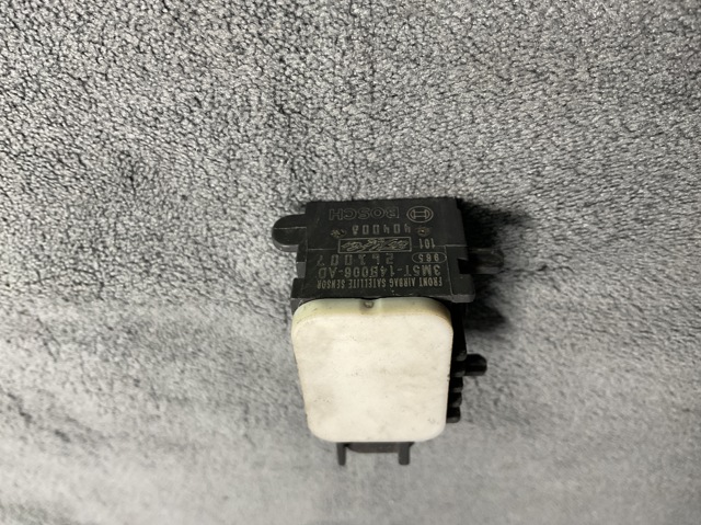 Датчик Айрбег передній 3M5T14B006AD LAND ROVER