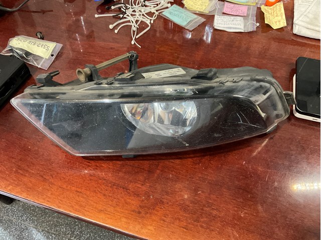 Протитуманка ліва 3T0941699C VAG