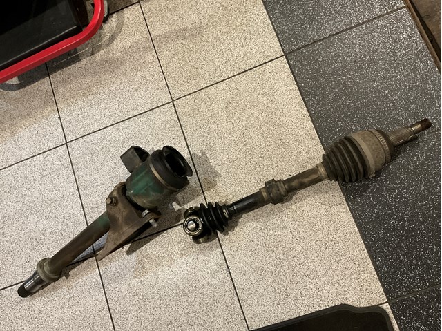 Привід правий 434100W160 TOYOTA