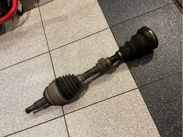 Привід передній лівий 434200W190 TOYOTA