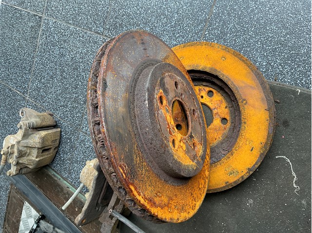 Диск переднього гальма 4351248081 TOYOTA