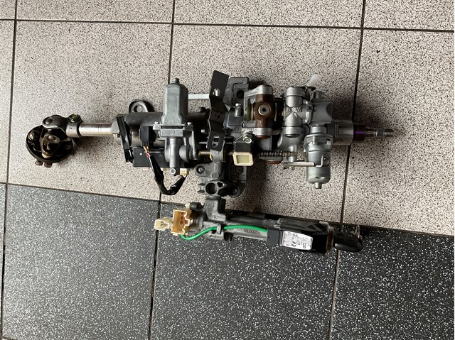 Колонка рульова 4525048100 TOYOTA