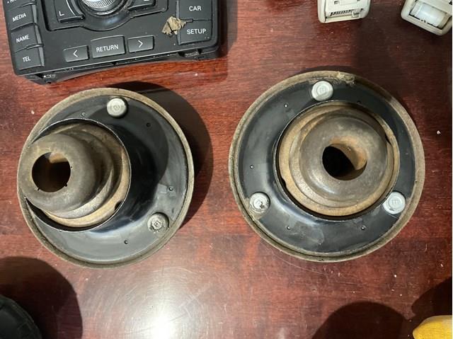Кріплення переднього амортизатора 4868053031 TOYOTA