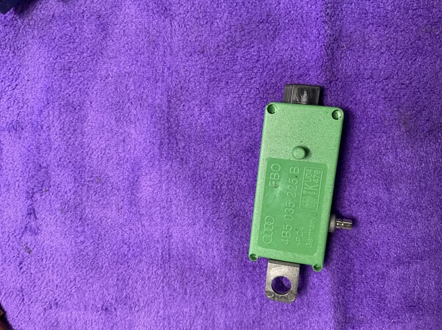 Підсилювач сигналу антени 4B5035225B VAG