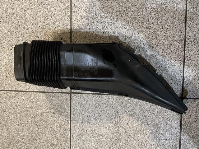 Повітроприймач 4F0129521B VAG