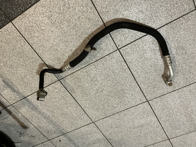 Трубка кондиціонера від компресора до радіатора 4F0260701C VAG