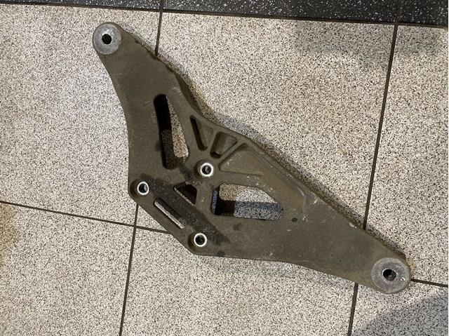 Розтяжка заднього моста 4F0599287 VAG